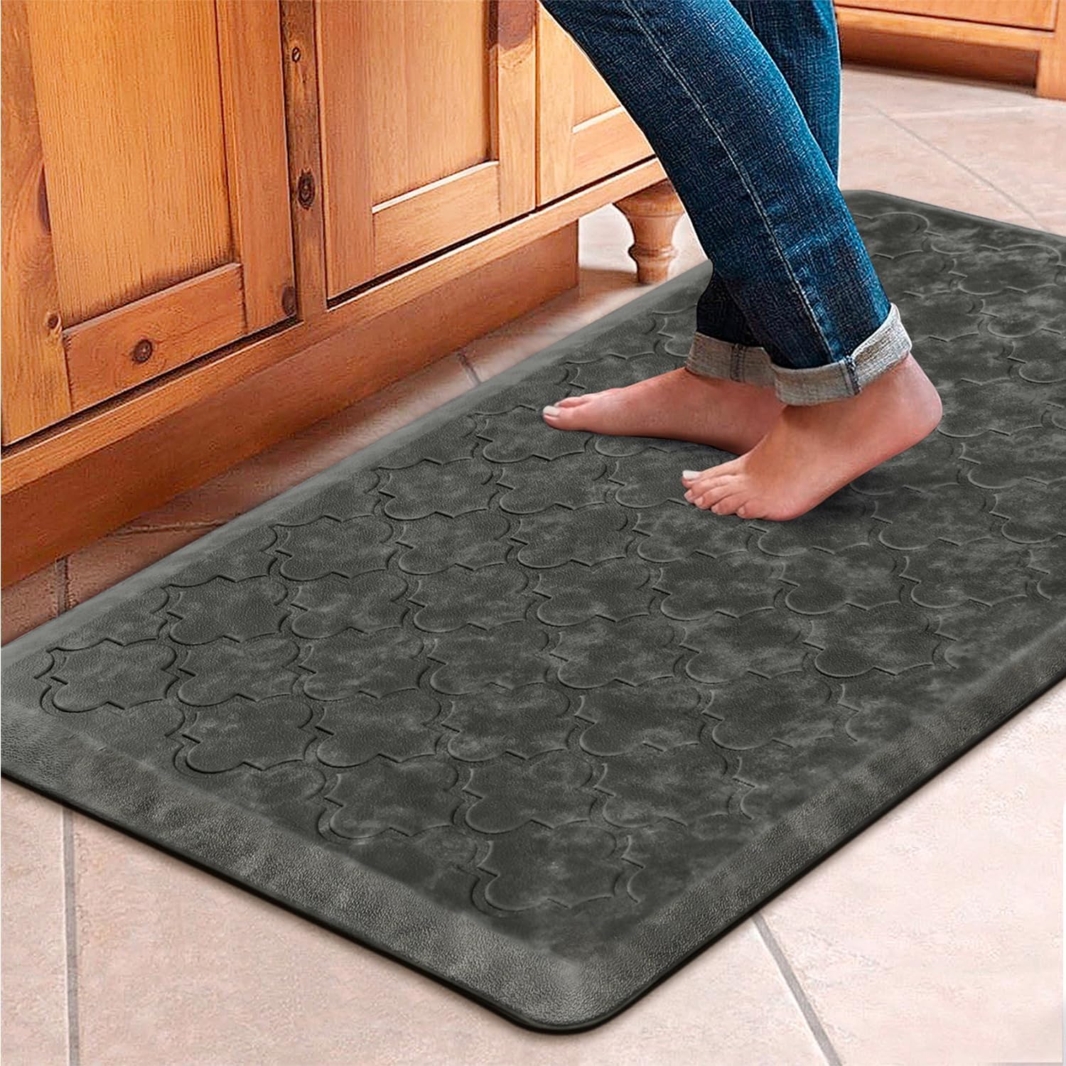 WISELIFE Kitchen Mat Cushioned Anti Fatigue Floor Mat,17.3"x28", Thick Non Slip Waterproof Kitchen Rugs and Mats,Heavy Duty Foam Standing Mat for Kitchen,Floor,Home,Desk,Sink,Laundry (Black,17.3"x28")