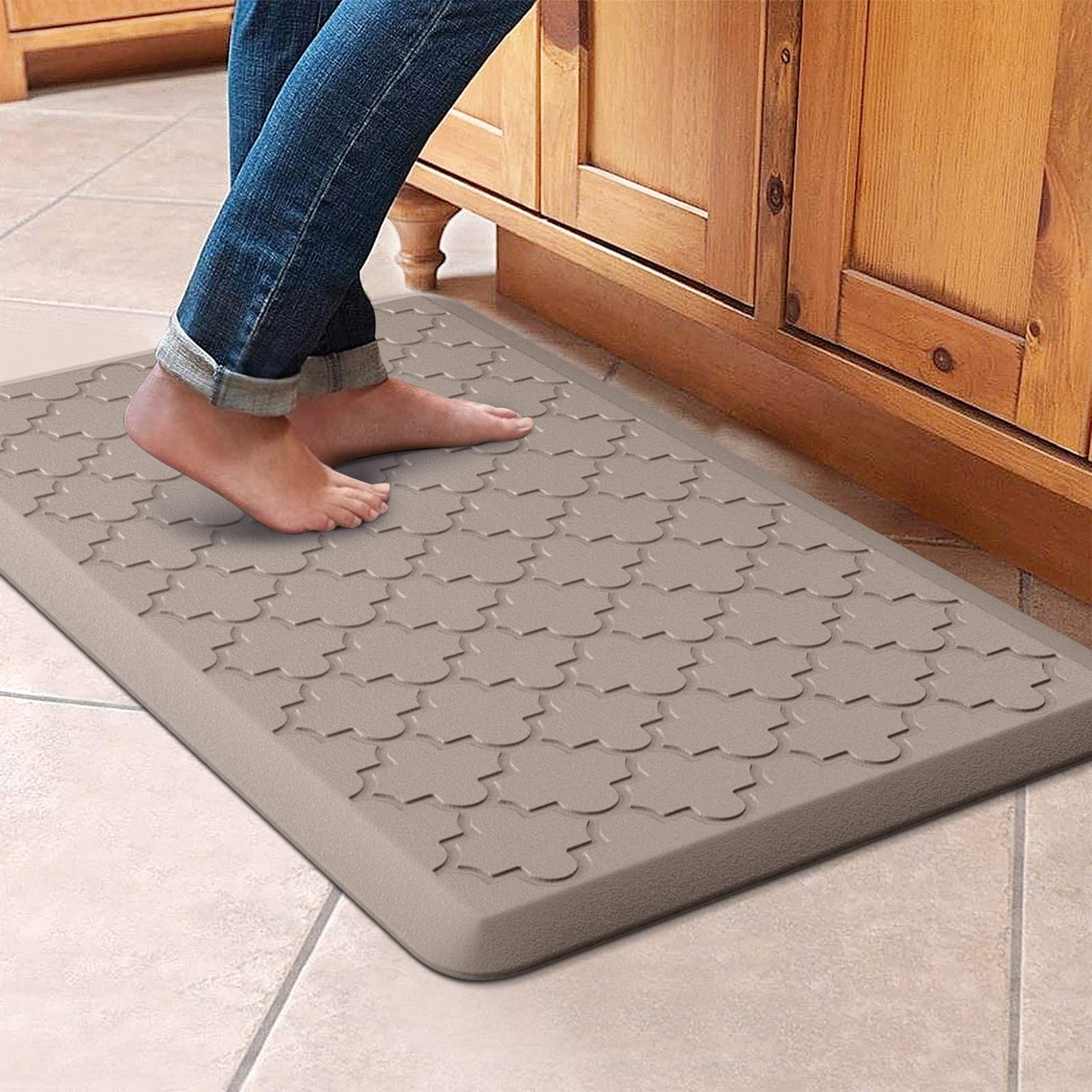 WISELIFE Kitchen Mat Cushioned Anti Fatigue Floor Mat,17.3"x28", Thick Non Slip Waterproof Kitchen Rugs and Mats,Heavy Duty Foam Standing Mat for Kitchen,Floor,Home,Desk,Sink,Laundry (Black,17.3"x28")