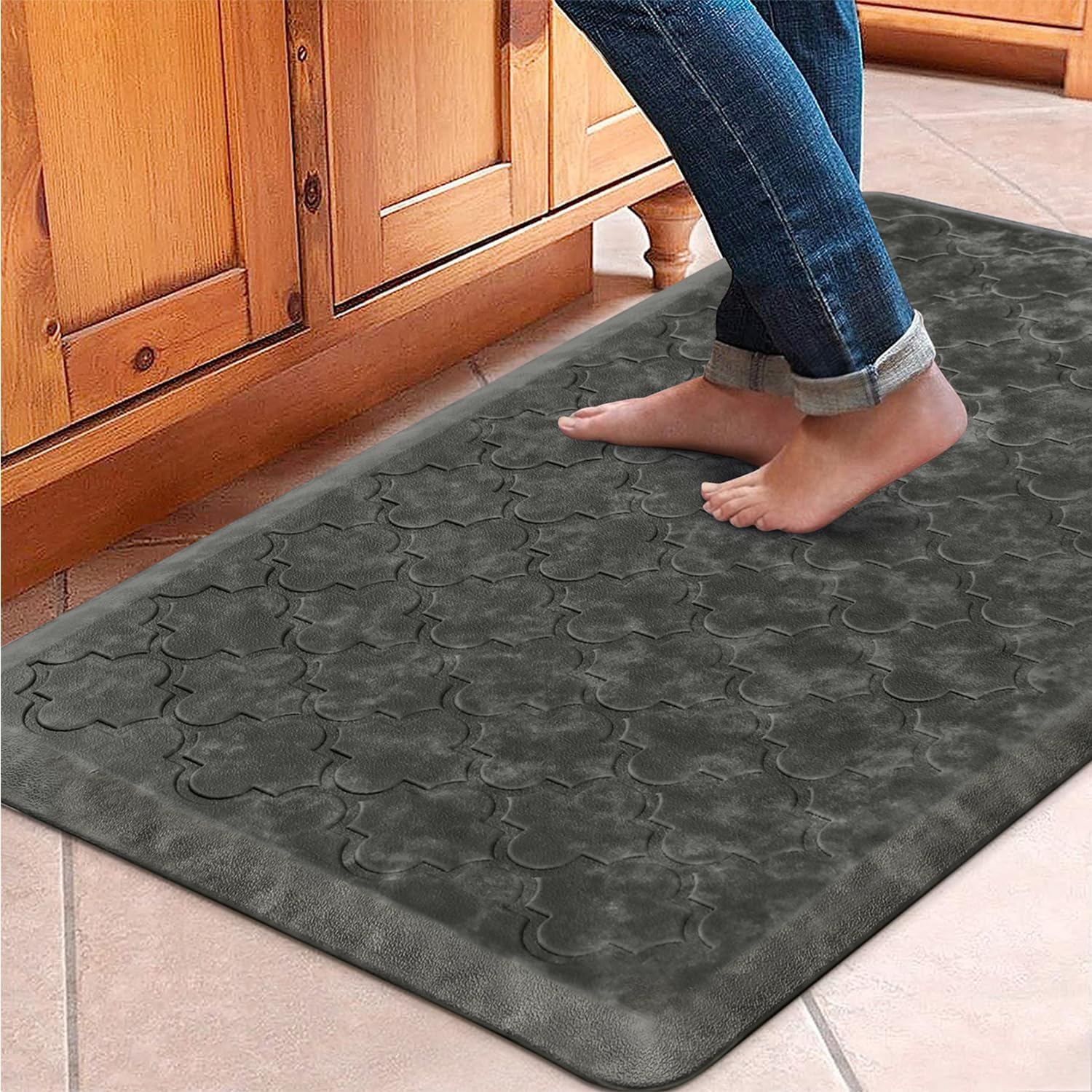 WISELIFE Kitchen Mat Cushioned Anti Fatigue Floor Mat,17.3"x28", Thick Non Slip Waterproof Kitchen Rugs and Mats,Heavy Duty Foam Standing Mat for Kitchen,Floor,Home,Desk,Sink,Laundry (Black,17.3"x28")