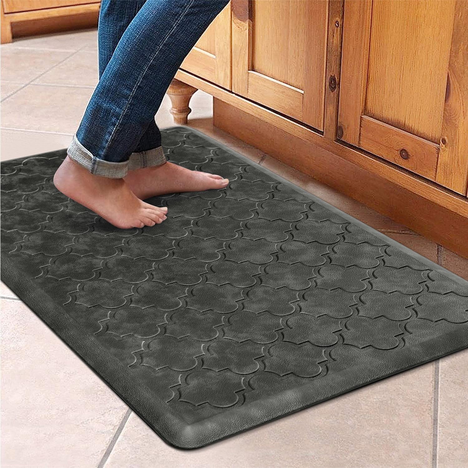 WISELIFE Kitchen Mat Cushioned Anti Fatigue Floor Mat,17.3"x28", Thick Non Slip Waterproof Kitchen Rugs and Mats,Heavy Duty Foam Standing Mat for Kitchen,Floor,Home,Desk,Sink,Laundry (Black,17.3"x28")