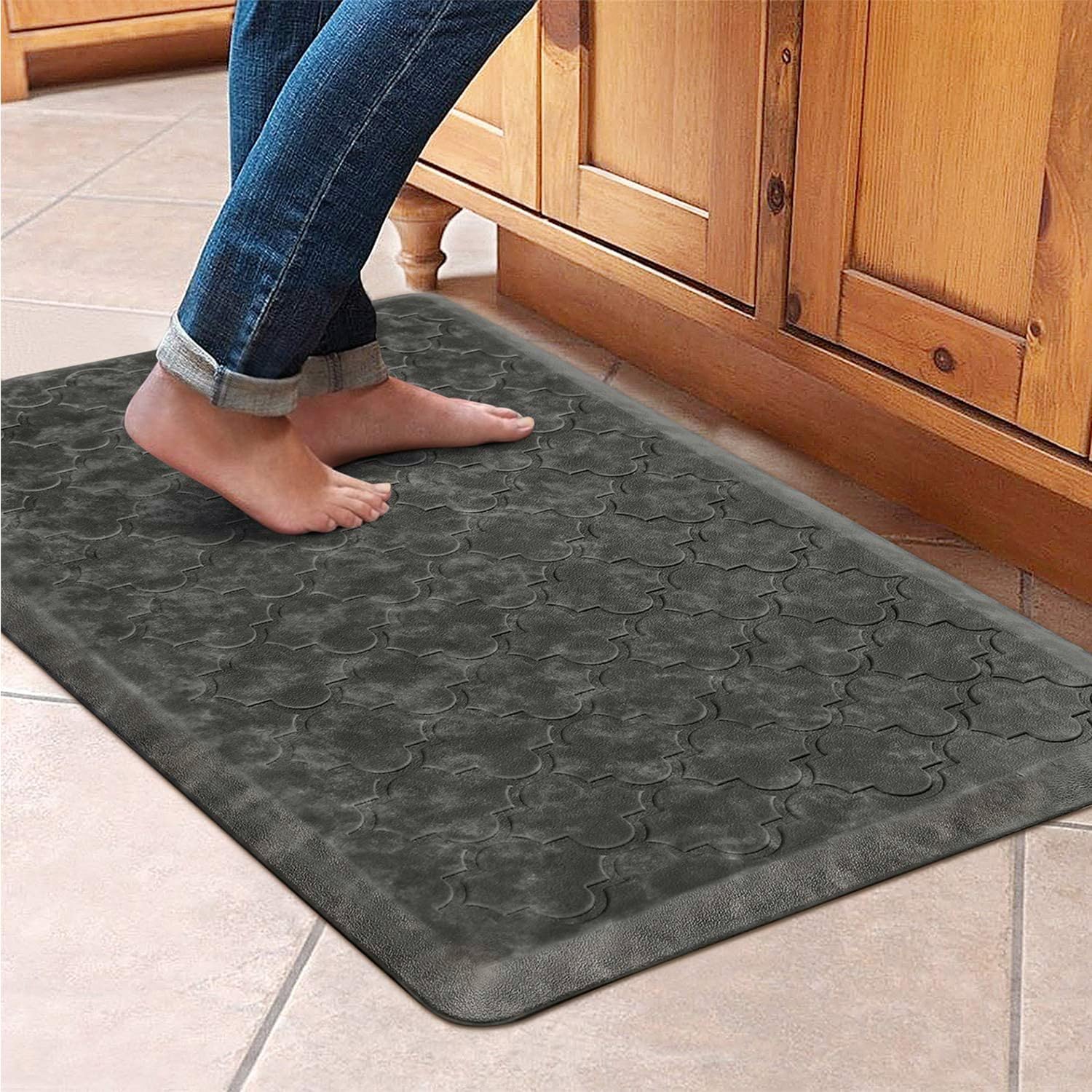WISELIFE Kitchen Mat Cushioned Anti Fatigue Floor Mat,17.3"x28", Thick Non Slip Waterproof Kitchen Rugs and Mats,Heavy Duty Foam Standing Mat for Kitchen,Floor,Home,Desk,Sink,Laundry (Black,17.3"x28")